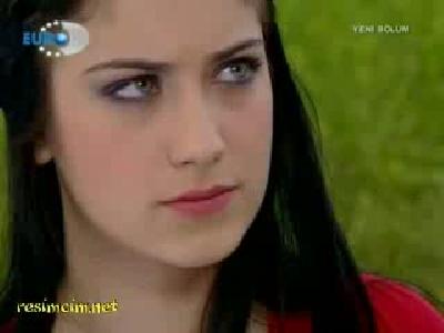 hazal kaya ve pelin karahan